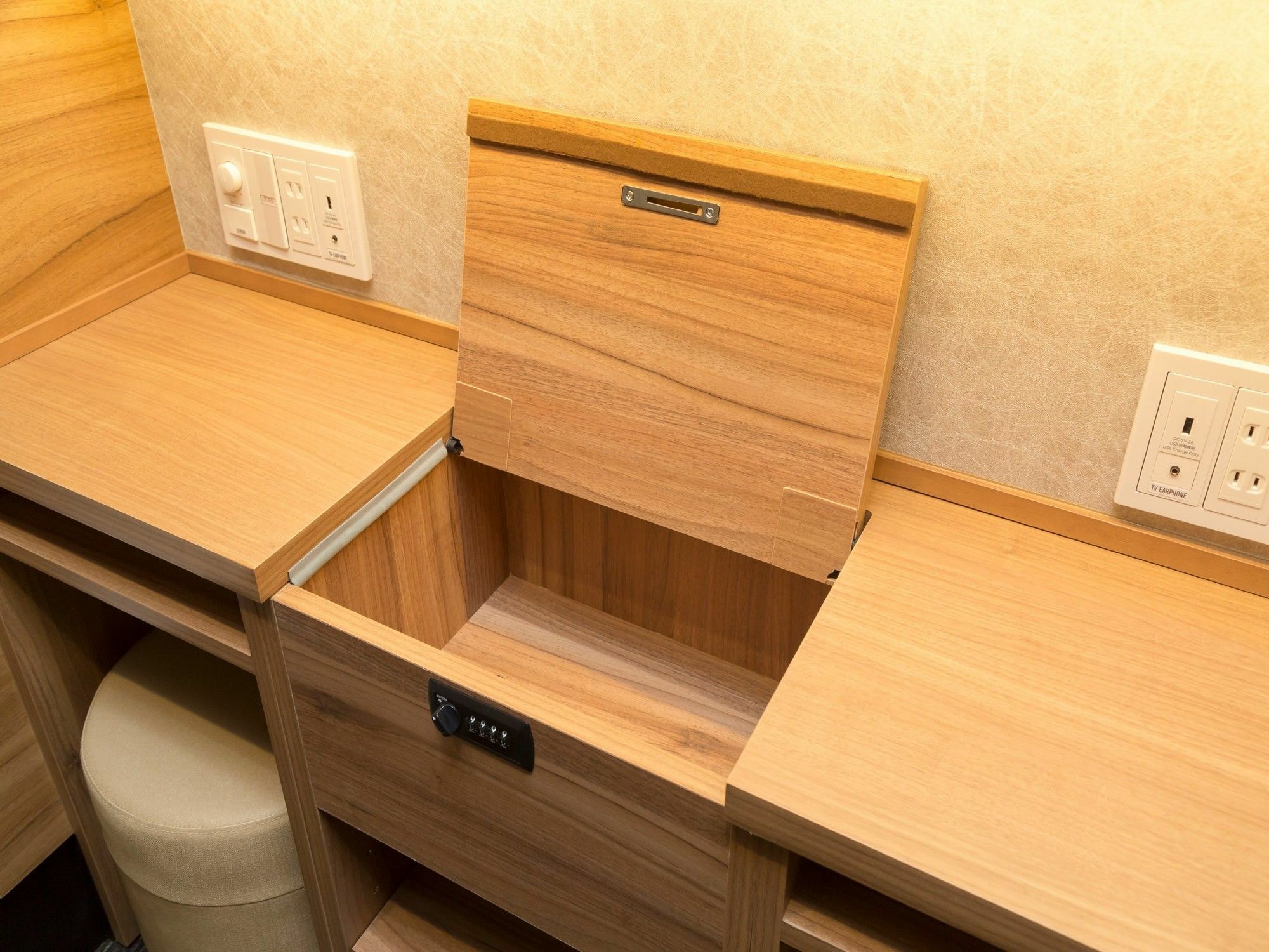 โกลบอล เคบิน โตเกียว ซุยโดะบะชิ Hotel ภายนอก รูปภาพ